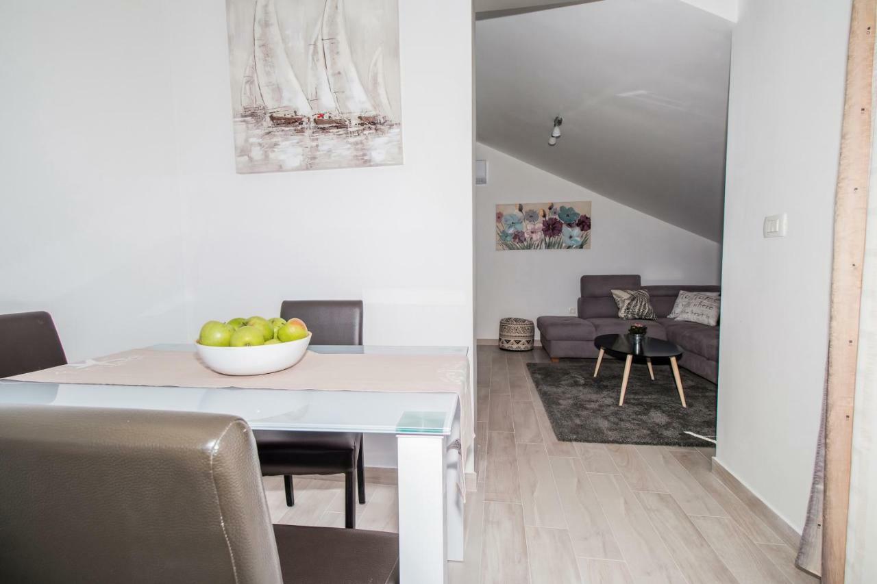 Apartment Hera With Balcony And Free Parking Zadar Eksteriør billede