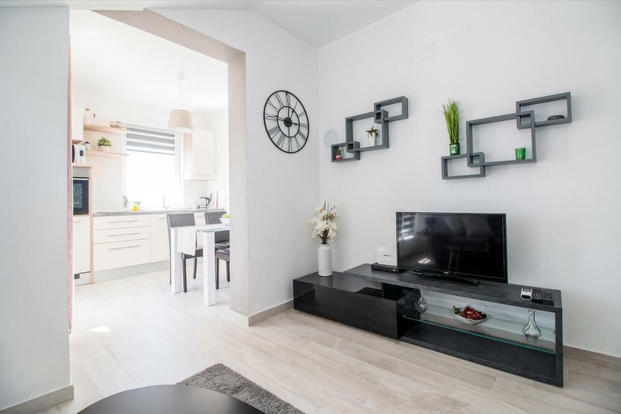 Apartment Hera With Balcony And Free Parking Zadar Eksteriør billede