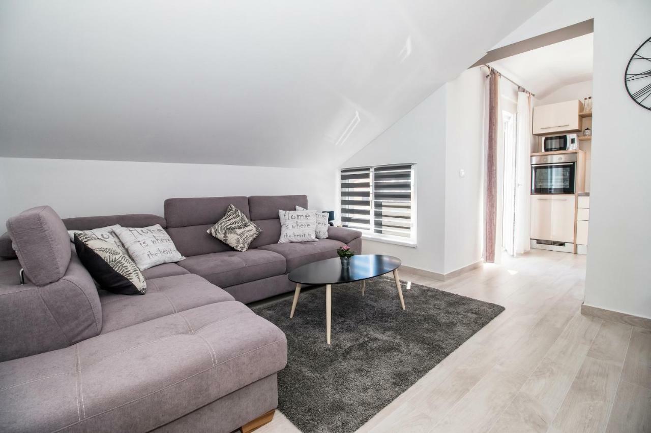 Apartment Hera With Balcony And Free Parking Zadar Eksteriør billede